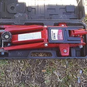 2 1/2 Ton Hydraulic Jack